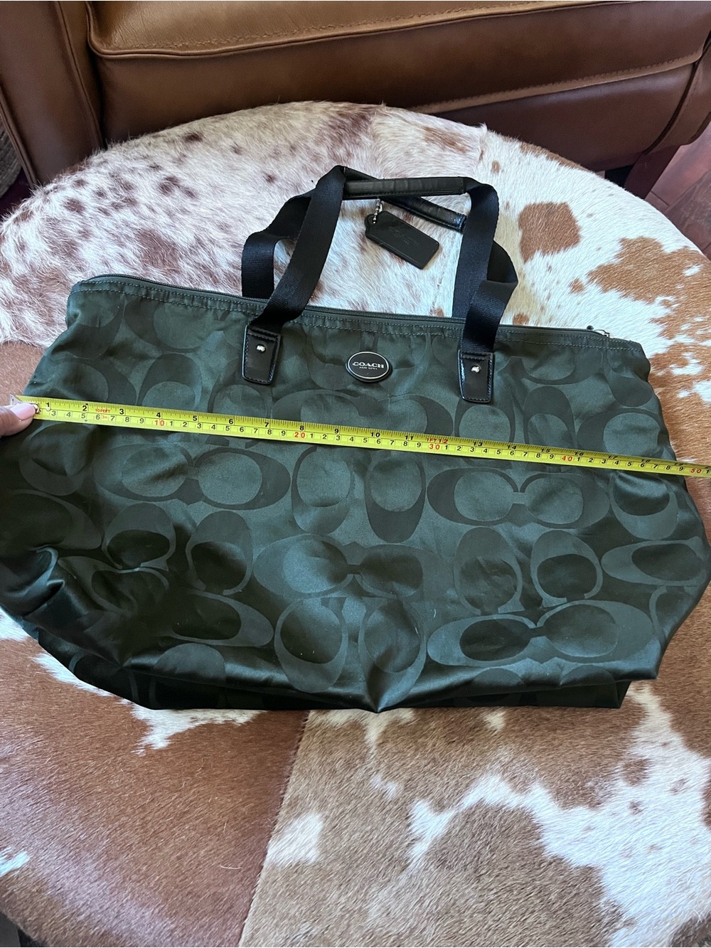 Coach Women’s Dark Green Signature Shoulder Bag With Matching makeup bag - Picture 2 of 6